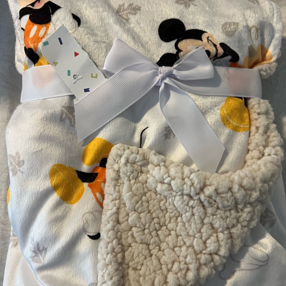 Disney White and Yellow Mickey Mouse Blanket
